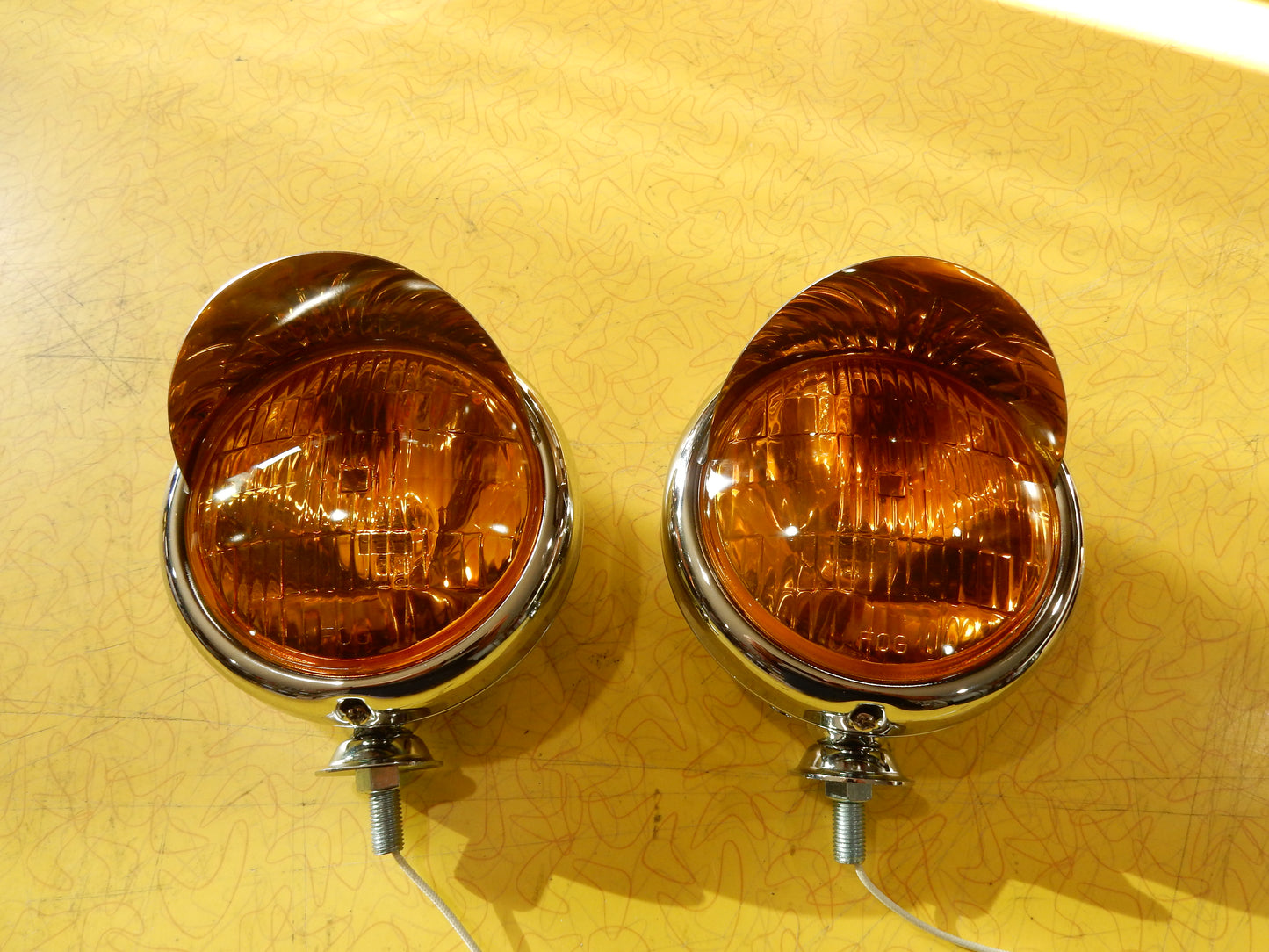 FOG LIGHTS WITH VISORS 5 INCH CHROME HOUSING 12 VOLT